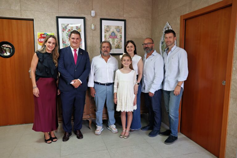 🧵🪡 Las falleras mayores de valencia eligen sus Espolines.