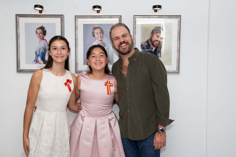 🩷La Falla Blanquerías proclama a Paula Meilin Jin Zaragozá como Fallera Mayor Infantil y a Andrea Moreno Zaragozá como Presidenta Infantil para 2026 - 2027.