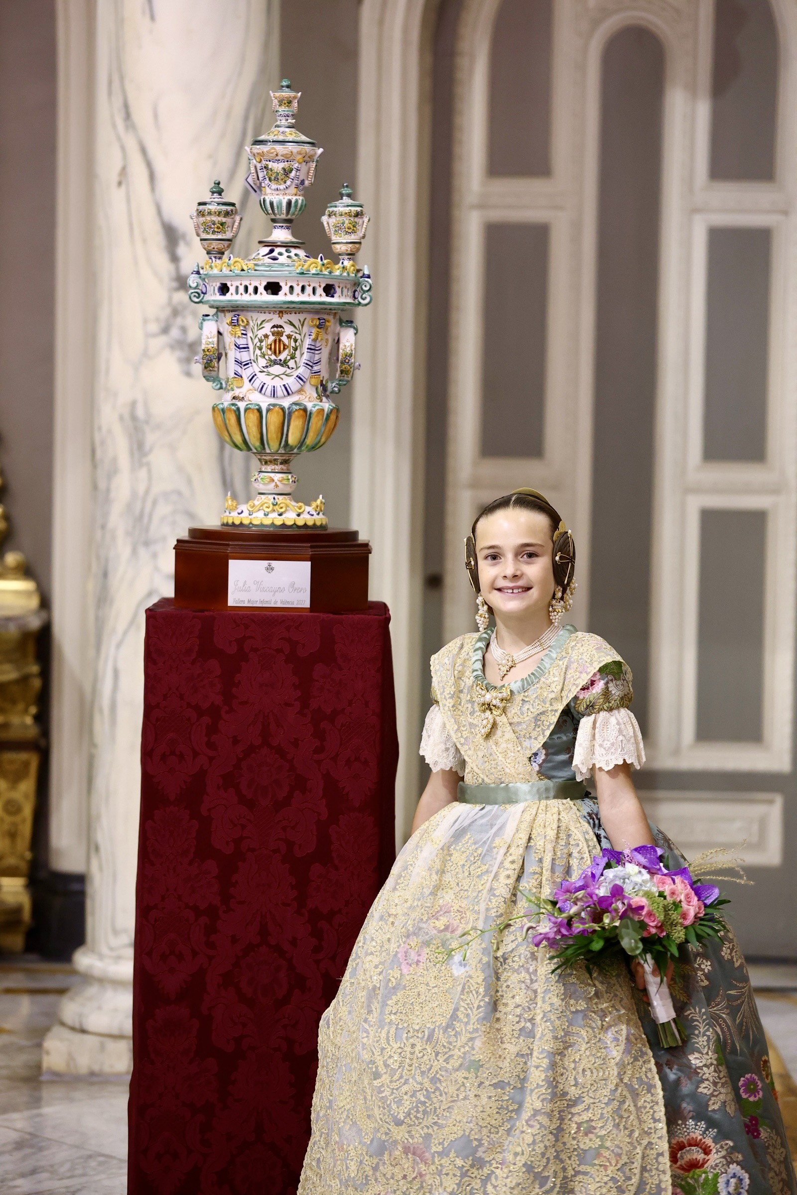 🏺 Primeros obsequios y fotografías oficiales para Beatriz y Julia.