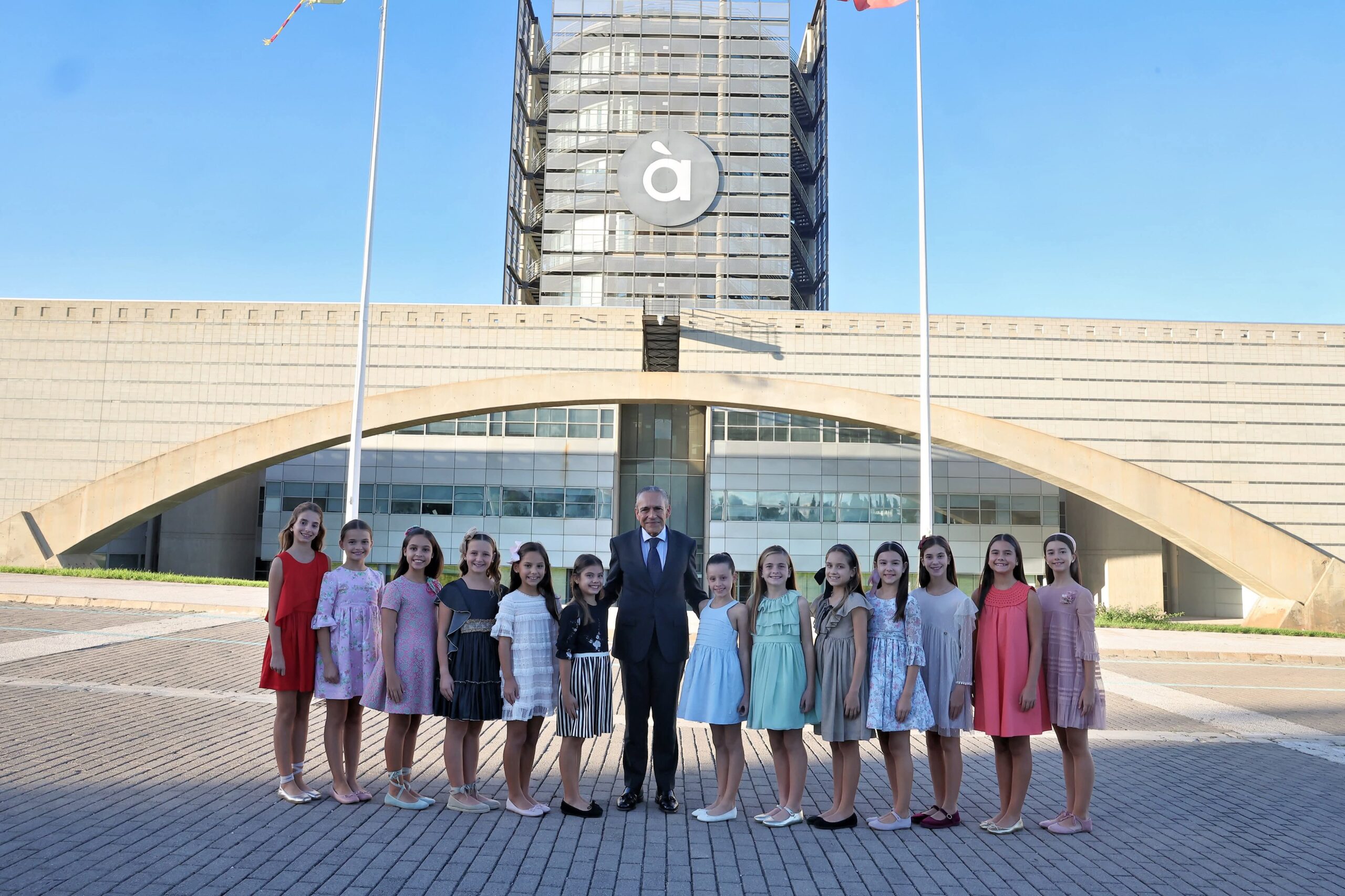 📺 Las candidatas infantiles visitan A punt.