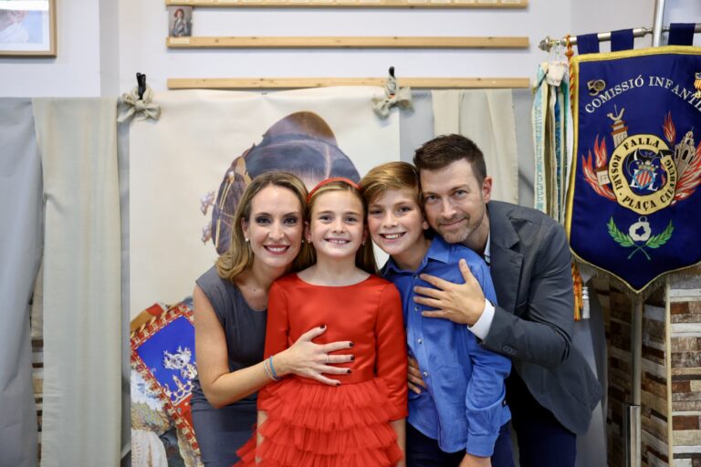 ✨ Familia Fallera de Julia Vizcayno.
