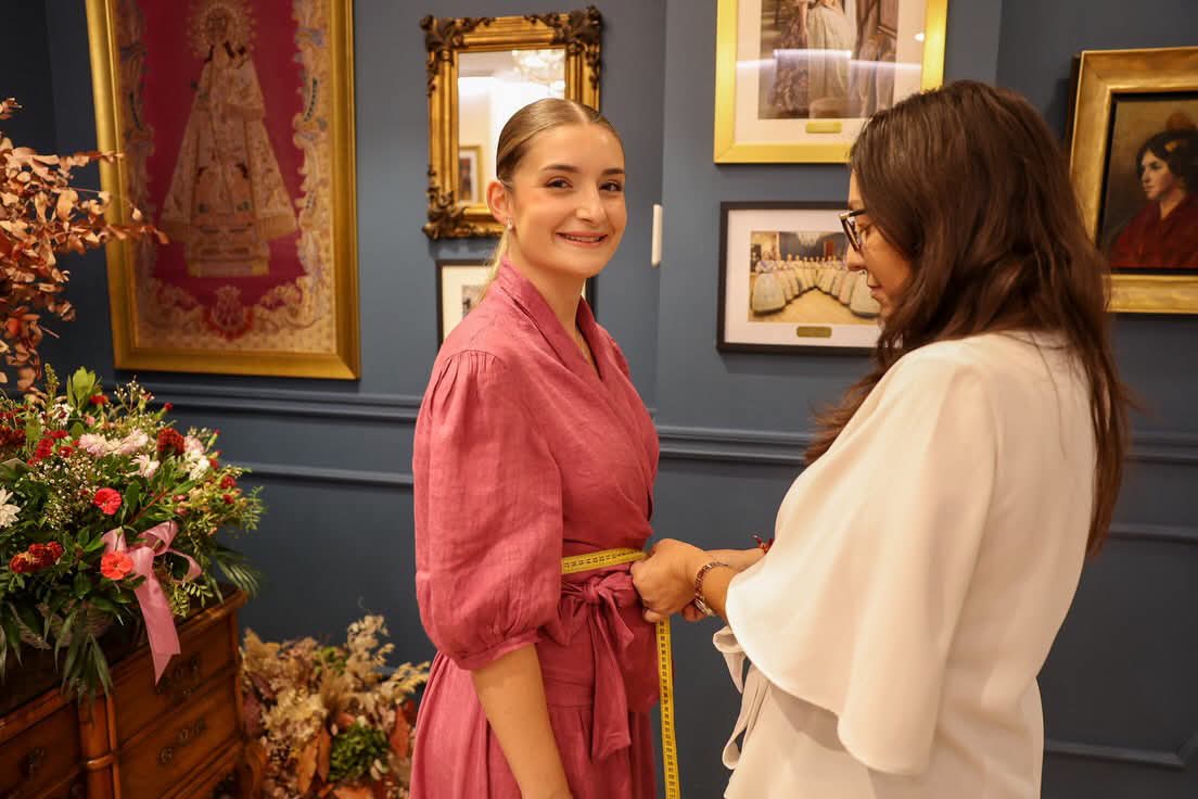 🪡 Toma de medidas del primer traje oficial.