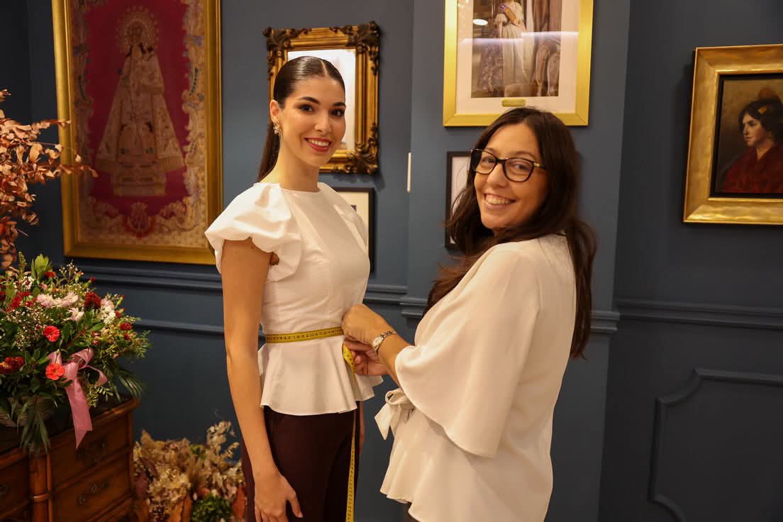🪡 Toma de medidas del primer traje oficial.