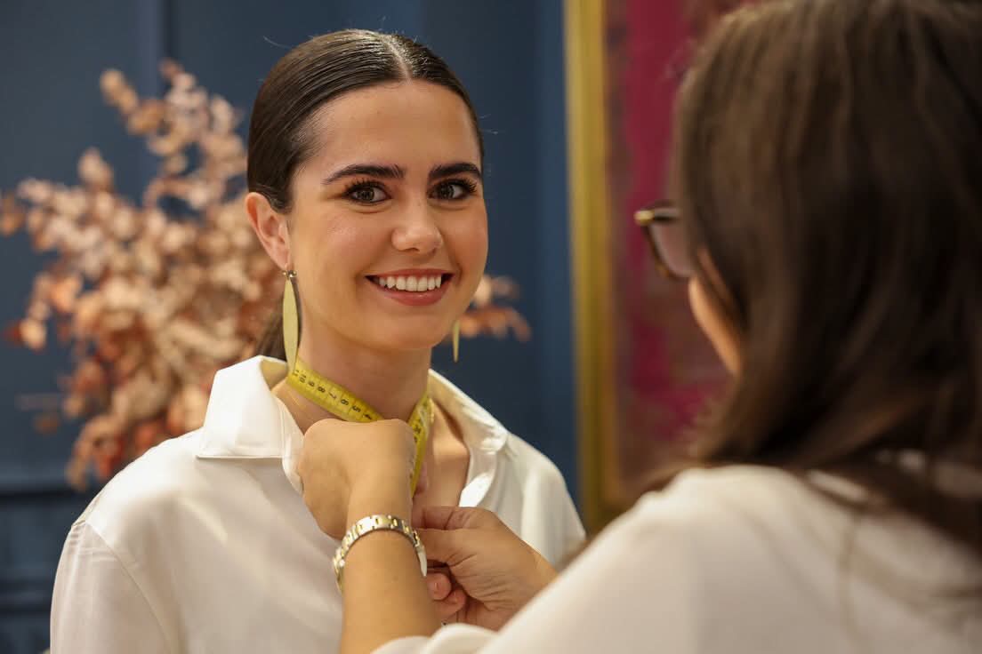 🪡 Toma de medidas del primer traje oficial.