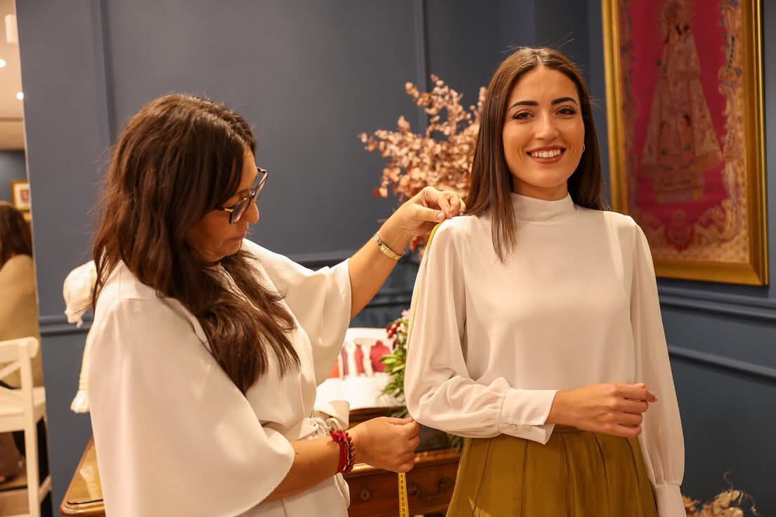 🪡 Toma de medidas del primer traje oficial.