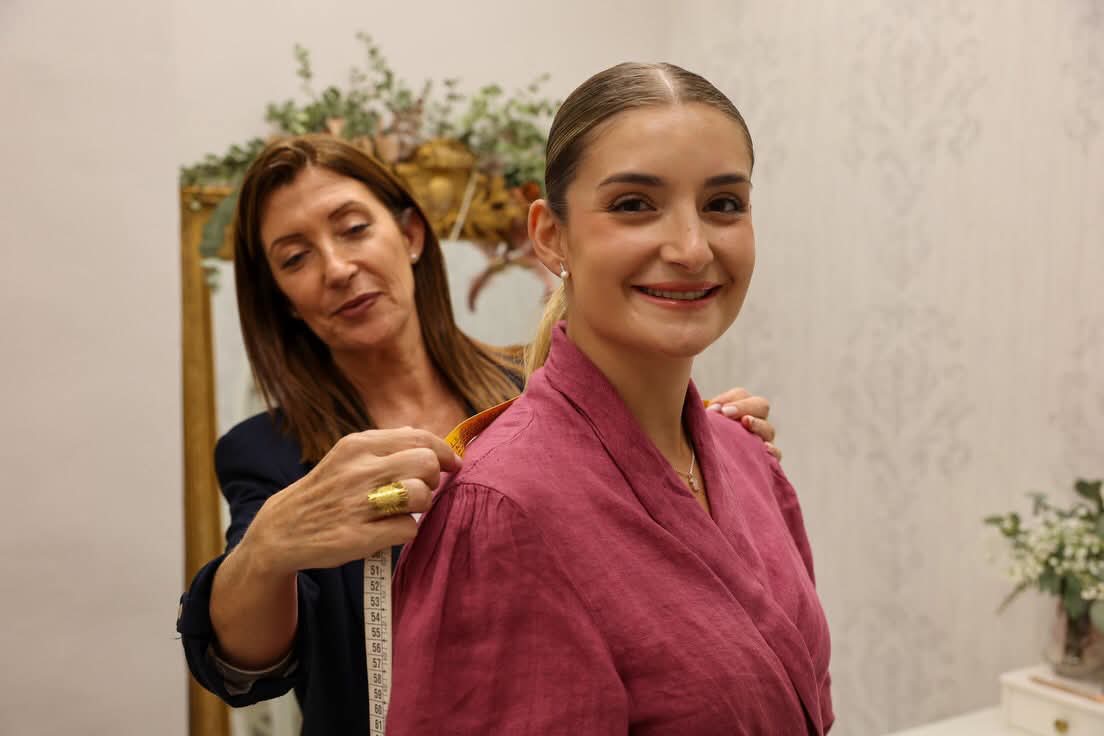 🪡 Toma de medidas del segundo traje oficial.