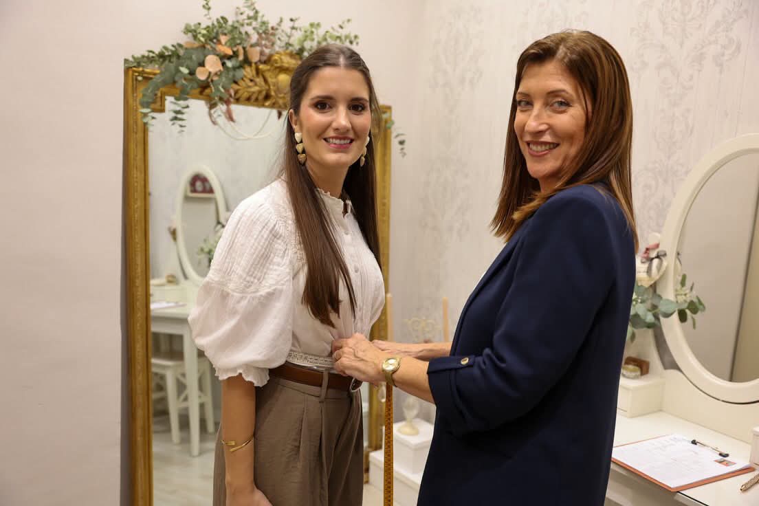 🪡 Toma de medidas del segundo traje oficial.