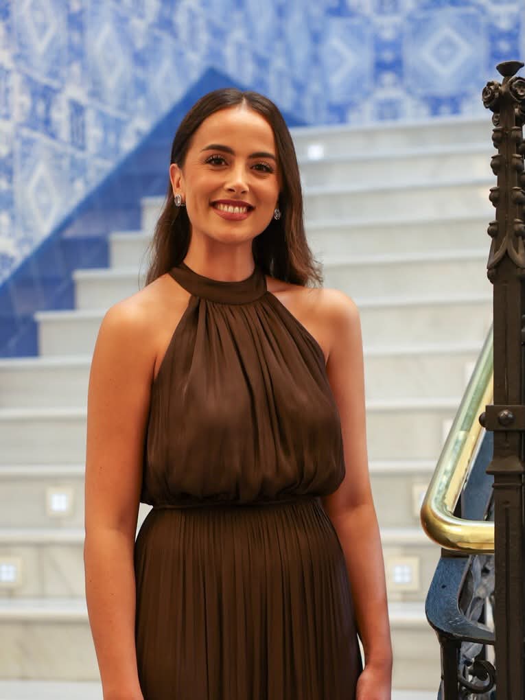 ✨Las candidatas mayores asisten al palacio de la exposición.