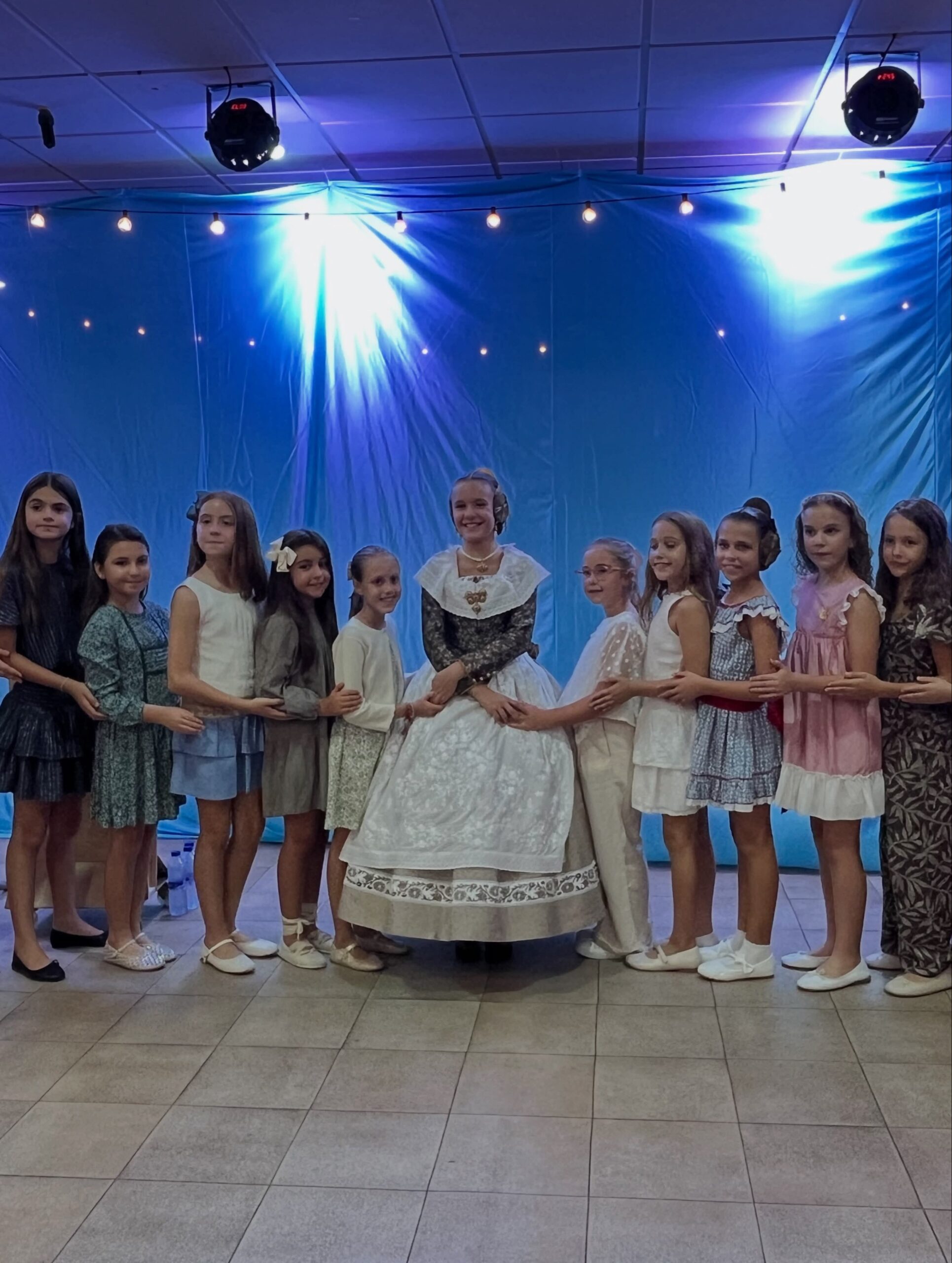 🔹La Falla Norman Bethune - Guillem Despuig asisten a la semana cultural de la falla mercado de castilla.