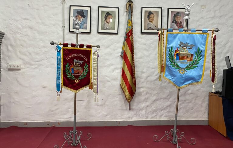 ✨ Presentación de nuestros nuevos estandartes, Falla Virgen de la Fuensanta.
