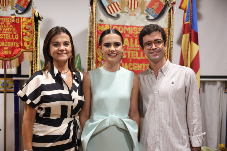 ✨ Familia Fallera de Beatriz Blanco Tamarit.