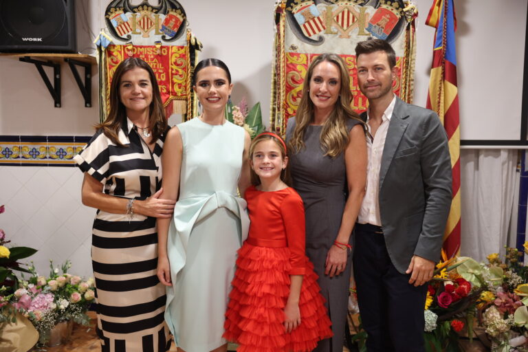 ✨ Familias Falleras de Julia y Beatriz.